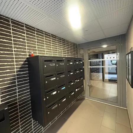 Azelie , Cozy Et Moderne, Compans-caffarelli Apartament